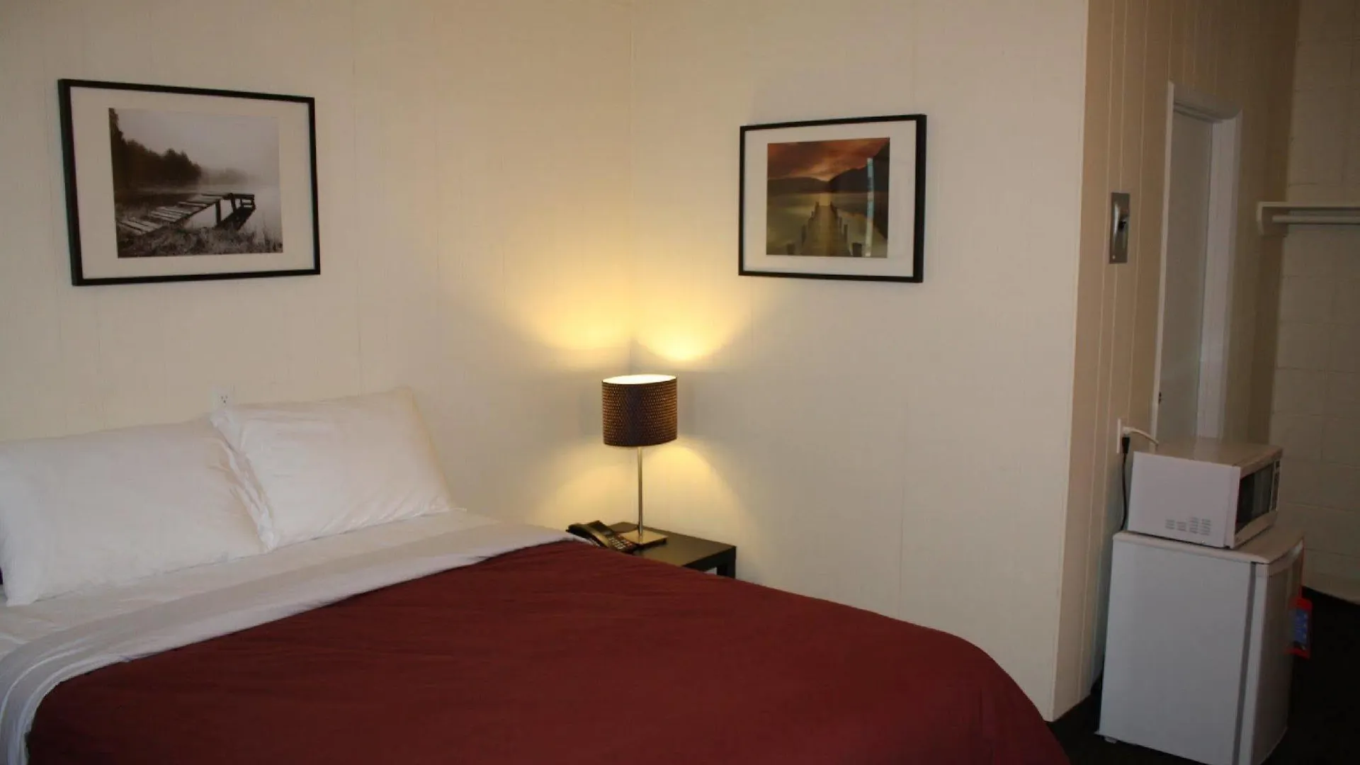 Empress Inn And Suites By The Falls Niagara Falls Hotel